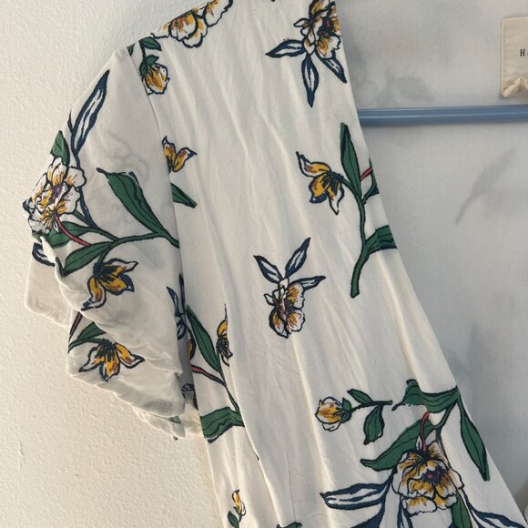 Francesca's Harper Heritage Wrap Dress White Floral Women's Mini Size M Medium - Picture 2 of 7